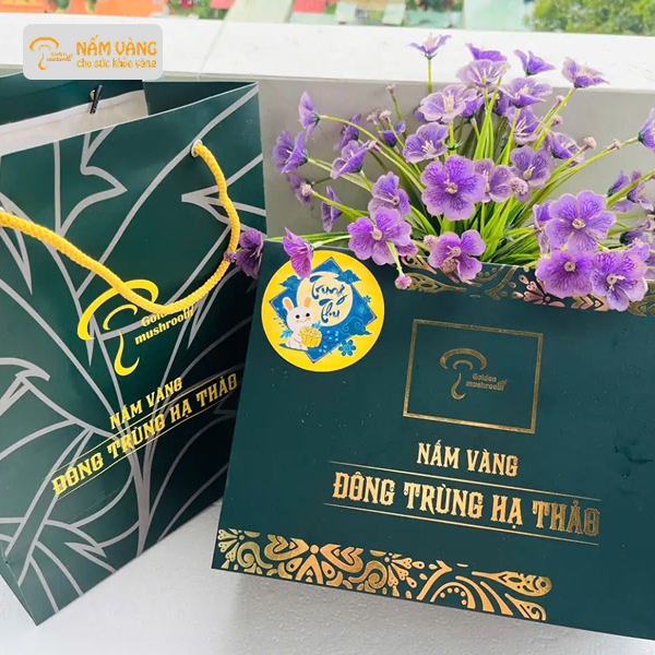 Bộ quà Trung thu Ngọc Tình Thân của Nấm Vàng