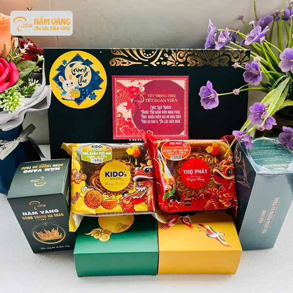 Quà Trung thu Nấm Vàng dành cho nhân viên và khách hàng