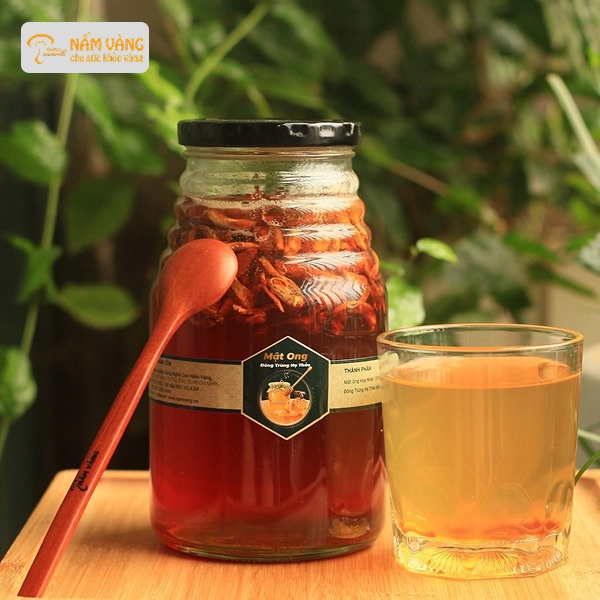 Sản phẩm đông trùng hạ thảo ngâm mật ong tiện dụng của Nấm Vàng